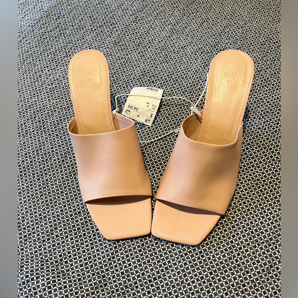 H&M NWT Nude sandal heels